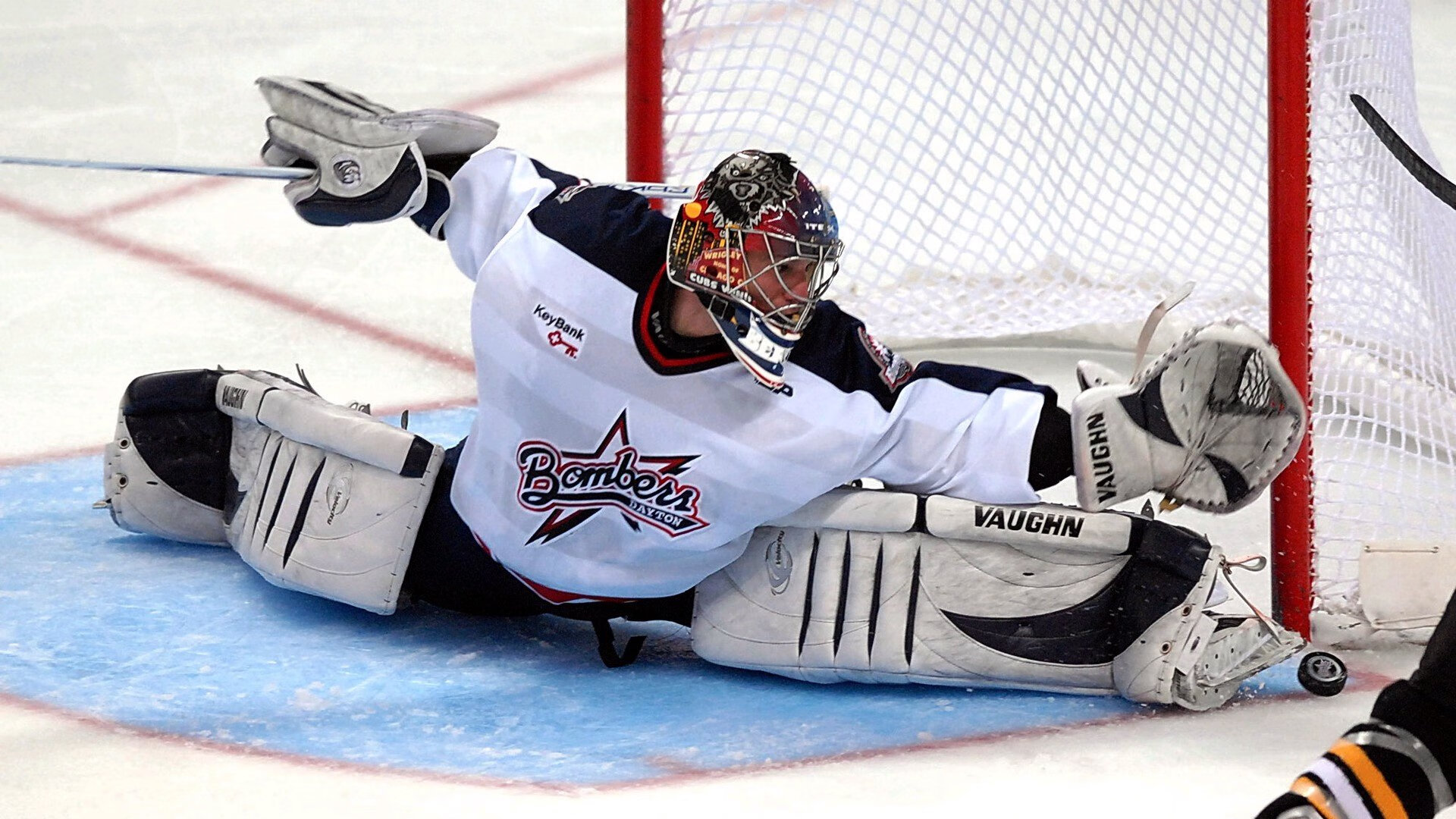 冠军选手转身出水动作连贯性极高,转身快的球员